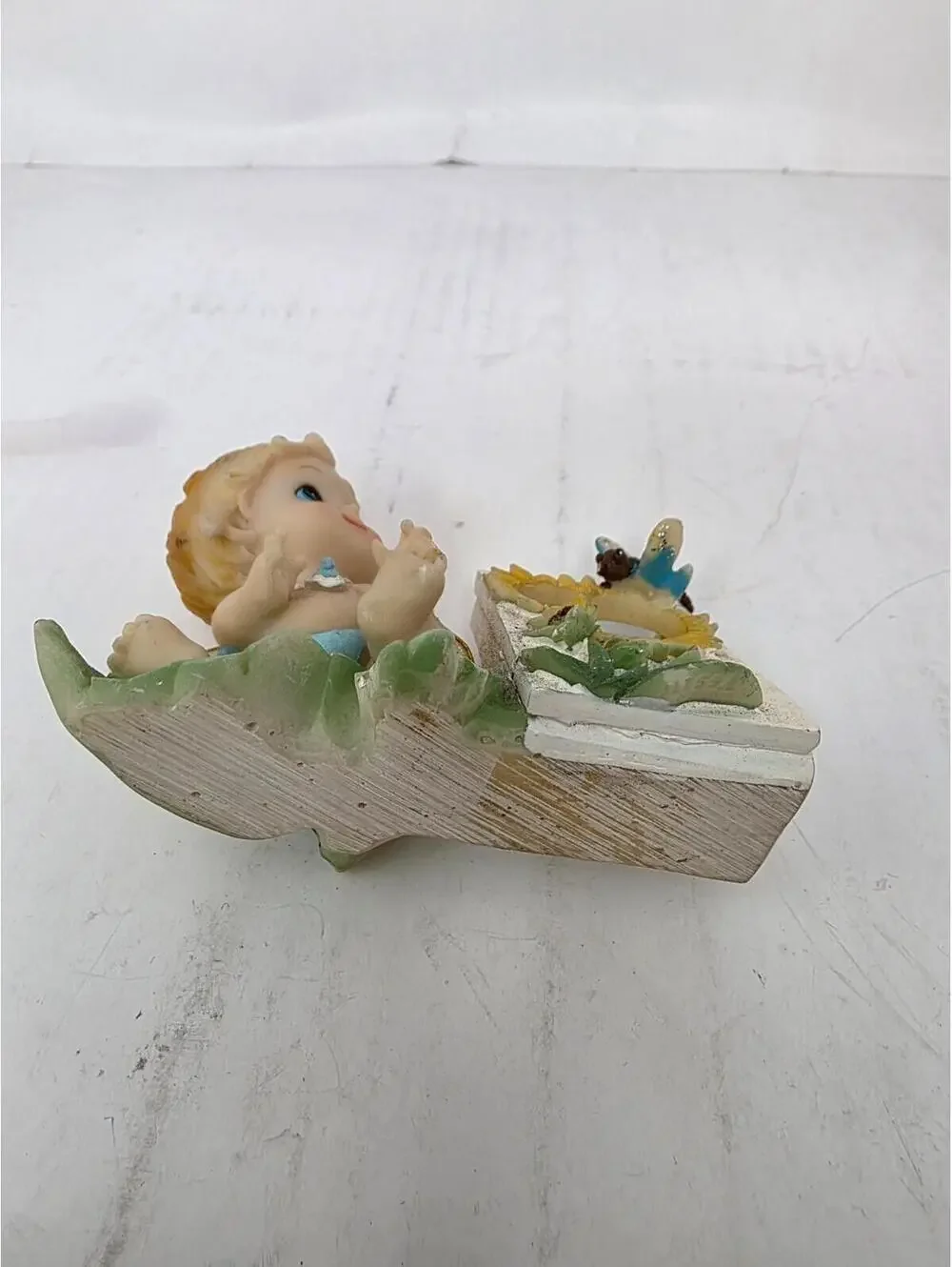 Vintage Baby Angel Figurne Sunflower Heart with Frame